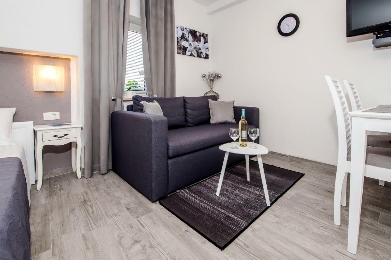 רוביני Studio Apartment Sunce מראה חיצוני תמונה